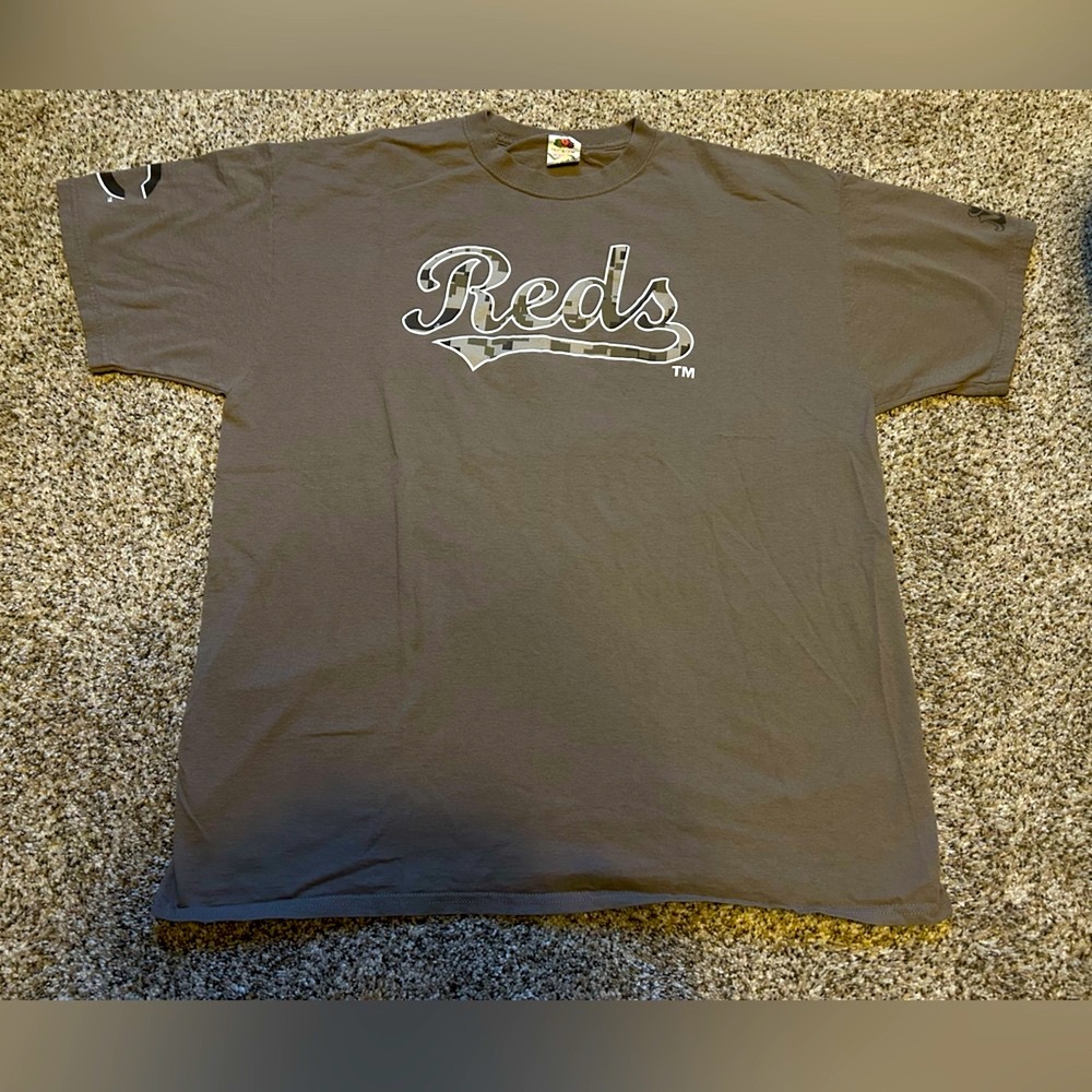 Cincinnati Reds Vintage Camouflage Graphic Tee T-Shirt